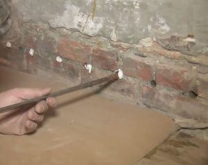 Traitement de l'humidite par injection